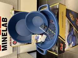 GOLD PANS - PRO GOLD PANNING KIT BY MINELAB