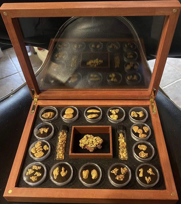SHARON+39S GOLD DISPLAY BOXES BLACK INSERT 16 POD 2 x SPECIUM + SQUARE