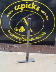 CC PICKS - EZY DIG MINI (LONG HANDLE) PICK 52CM STEEL HANDLE