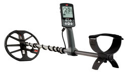 Minelab Equinox 600 Treasure Detector