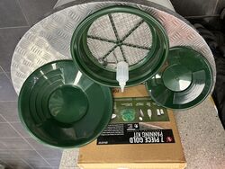 GOLD PANNING KIT - 7 PIECE 